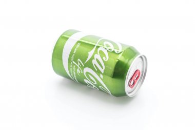 Bangkok, Tayland - 4 Nisan 2017: Coca Cola teneke kutuya yeni gree