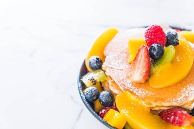 mix meyve ile gözleme