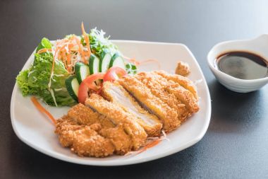 sebze soslu kızarmış pirzola domuz eti