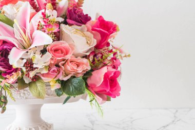 Vazoda Çiçekler buket