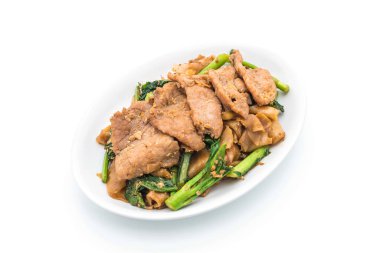 soya sosu ve domuz kızarmış noodle 