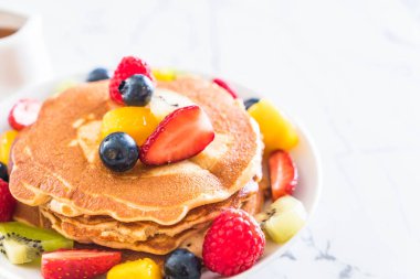 mix meyve ile gözleme