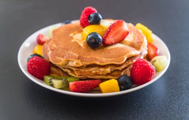 mix meyve ile gözleme