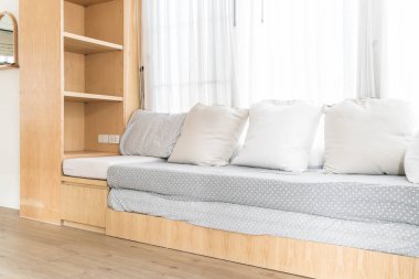 kanepe iç dekorasyon güzel yastık 