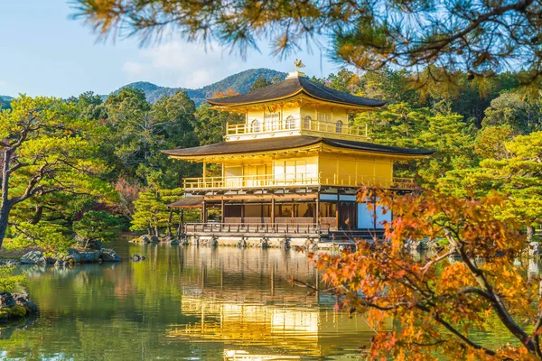 Bella architettura al Tempio Kinkakuji (Il Padiglione d'Oro ) — Foto Stock