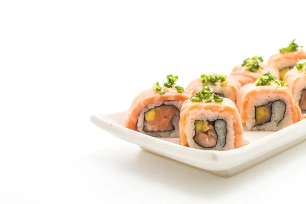 Rollo de sushi de salmón a la parrilla - comida japonesa — Foto de Stock
