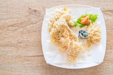 kızarmış karides (tempura)
