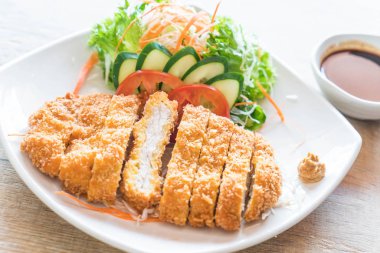 sebze soslu kızarmış pirzola domuz eti