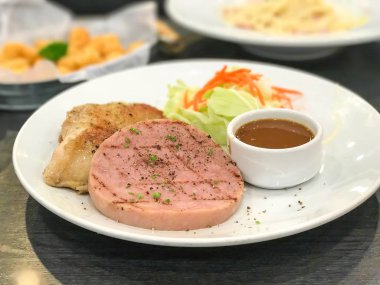 jambon ve tavuk biftek 