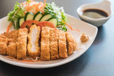 sebze soslu kızarmış pirzola domuz eti