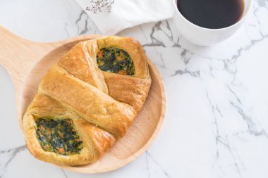 Ispanaklı Ekmek pasta