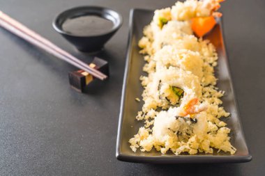 tempura karides suşi roll 