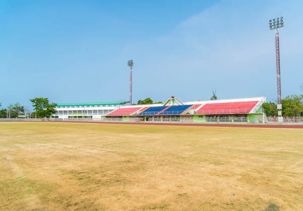 Boş futbol stadyumu