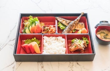 ızgara saba bento