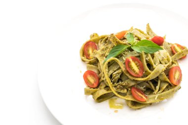 ıspanak fettuccine domates ile