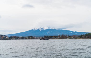 Dağ Fuji San ile bulutlu 