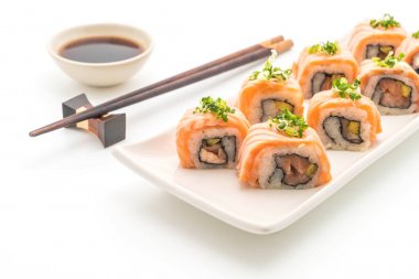 ızgara somon suşi roll - Japon gıda tarzı