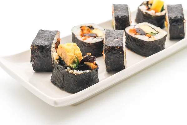 Rollo de sushi - estilo de comida japonesa — Foto de Stock