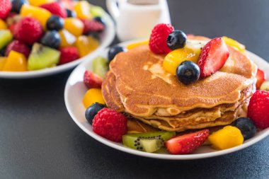 mix meyve ile gözleme