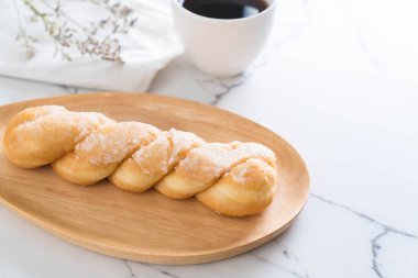 taze tereyağı rulo ekmek