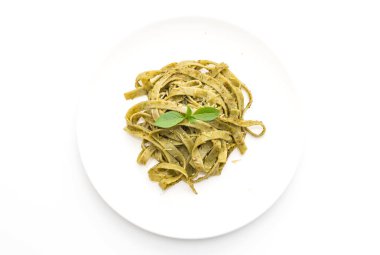 ıspanak fettuccine plaka üzerinde