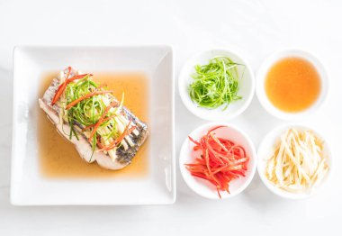 soya sosu Snapper balık buğulama