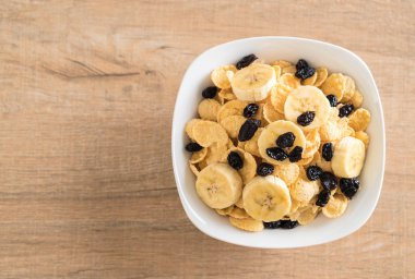 muz, Kuru üzüm ve süt ile tahıl 