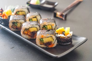 suşi roll - Japon gıda tarzı