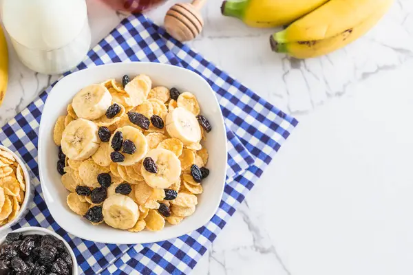 muz, Kuru üzüm ve süt ile tahıl 