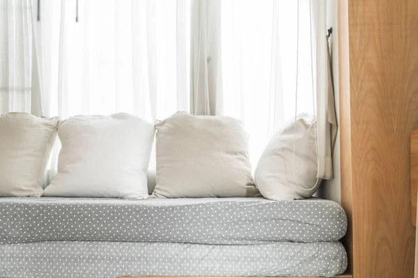 kanepe iç dekorasyon güzel yastık 