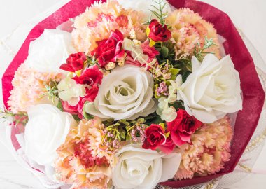 Güzel bir buket çiçek