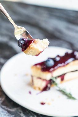 yaban mersini peynirli kek