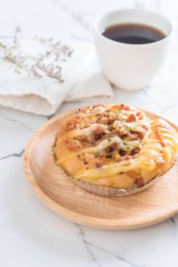 jambon salata ve kurutulmuş domuz topuz