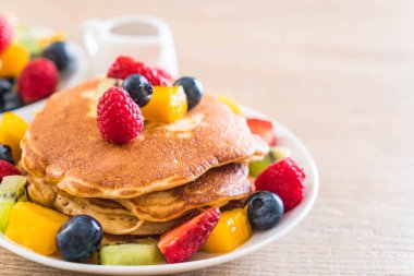 mix meyve ile gözleme