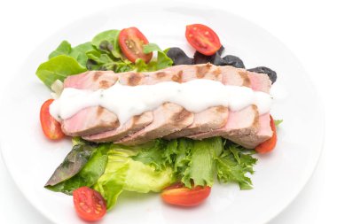Tuna biftek salatası ile