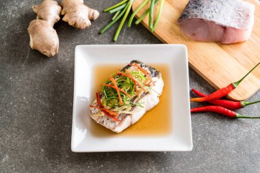 soya sosu Snapper balık buğulama