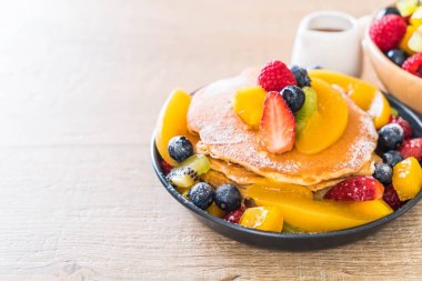 mix meyve ile gözleme