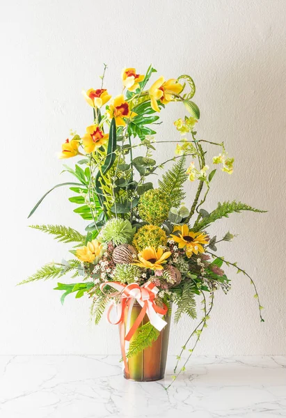 Güzel bir buket çiçek