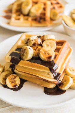 çikolata ile muz gözleme