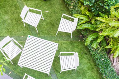 boş açık veranda sandalye