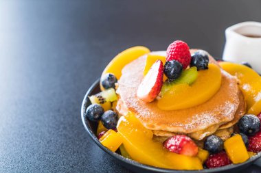 mix meyve ile gözleme