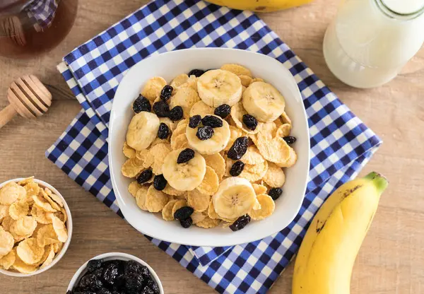 muz, Kuru üzüm ve süt ile tahıl 