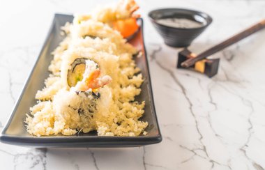 tempura karides suşi roll 