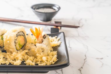 tempura karides suşi roll 