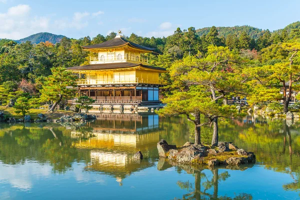 Bella architettura al Tempio Kinkakuji (Il Padiglione d'Oro ) — Foto Stock