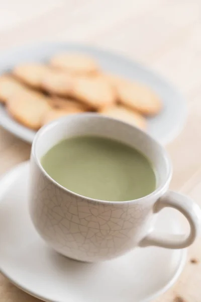 Hot matcha latte — Stock Photo, Image