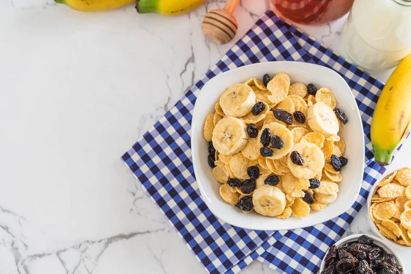 muz, Kuru üzüm ve süt ile tahıl 