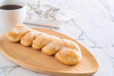 taze tereyağı rulo ekmek