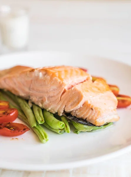 Filete de salmón a la parrilla — Foto de Stock