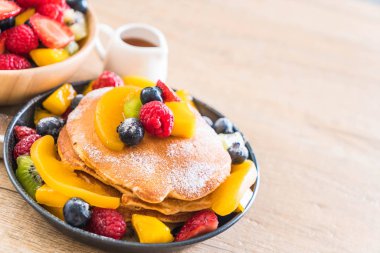 mix meyve ile gözleme